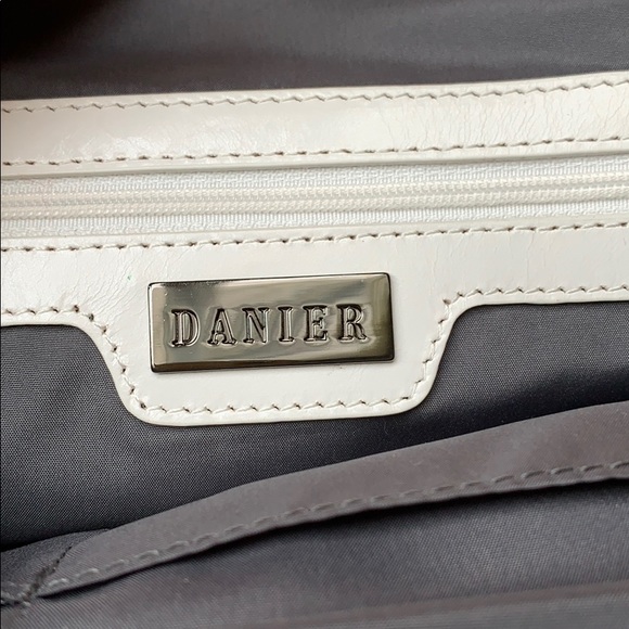 NWOT White Leather Purse from Danier - Picture 4 of 7